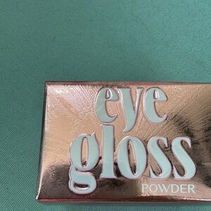 Jeffree Star Eye Gloss Powder in Onyx Black